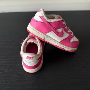 Nike Kids Sneakers in Pink and White